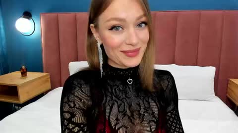 Evelyn online show from 05.18.26