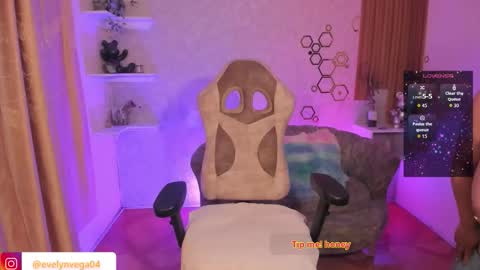 Snapshot of evelynvega0 chatting on 11.04.25 Bigboobs Evelyn Vega online show from 11.04.25