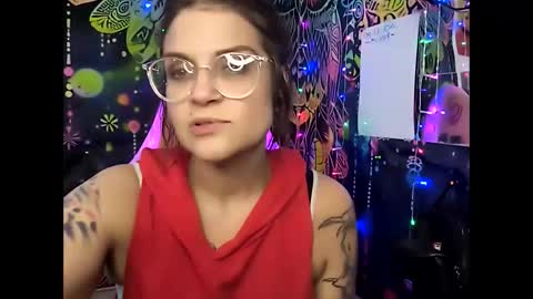 Snapshot of everleighlux chatting on 12.08.24 Aly online show from 12.08.24