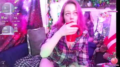 Snapshot of everlyester chatting on 12.20.24 Evie online show from 12.20.24