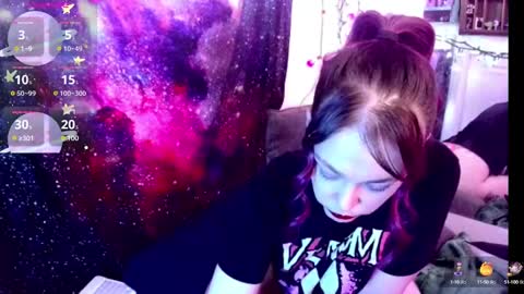 Snapshot of everlyester chatting on 02.02.25 Evie online show from 02.02.25