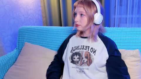 Snapshot of eves_eyes chatting on 10.23.25 Forget me not eve on CB online show from 10.23.25