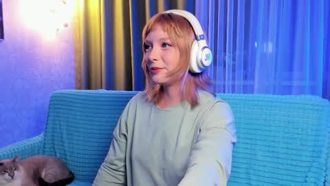 Snapshot of eves_eyes chatting on 10.28.25 Forget me not eve on CB online show from 10.28.25