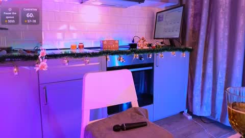 Snapshot of evestone_ chatting on 01.07.25 Help me us to make 55 thumbs up online show from 01.07.25