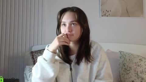 evi_woow online show from 12.03.24