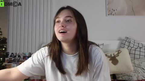 evi_woow online show from 12.30.24