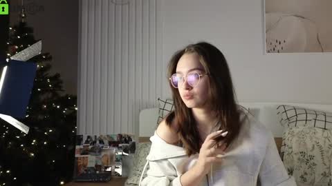 evi_woow online show from 01.14.25