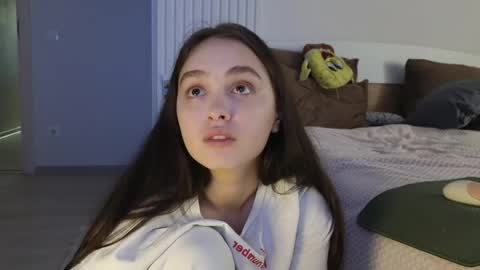 evi_woow online show from 04.25.26