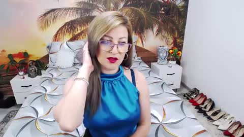 Snapshot of eviajoness chatting on 02.01.25 Evia online show from 02.01.25