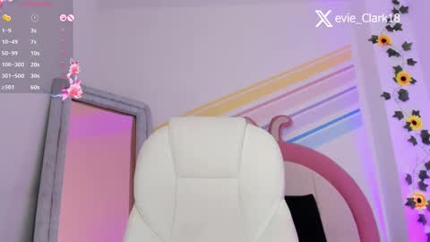 My name is Evie  nice to meet you  really get to know me better private is open  online show from 03.07.25