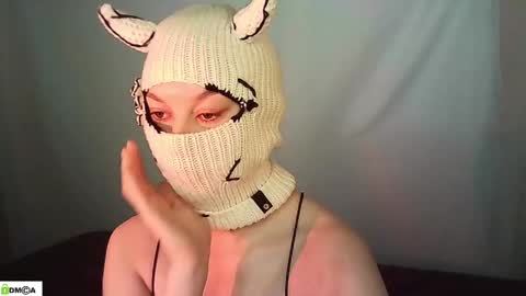 Snapshot of evie_muna chatting on 05.07.26 Renesme White Im here from Monday to Friday online show from 05.07.26