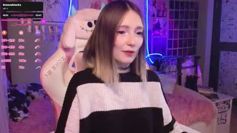 Snapshot of evie_rosen chatting on 12.04.25 Evie online show from 12.04.25