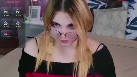 evie_val online show from 11.07.25