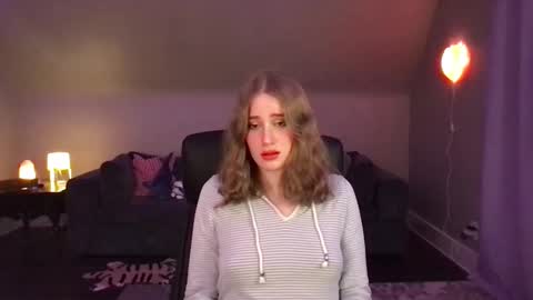 Snapshot of eviecam chatting on 12.09.24 Evie3 online show from 12.09.24