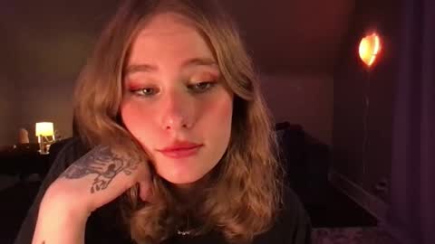 Snapshot of eviecam chatting on 12.18.24 Evie3 online show from 12.18.24