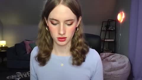 Snapshot of eviecam chatting on 02.20.25 Evie3 online show from 02.20.25