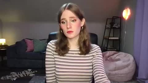 Snapshot of eviecam chatting on 02.21.25 Evie3 online show from 02.21.25