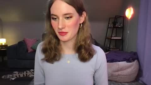 Snapshot of eviecam chatting on 02.25.25 Evie3 online show from 02.25.25