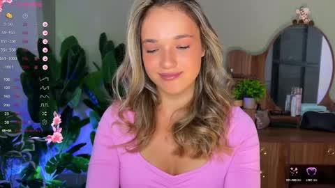 Snapshot of evielina chatting on 04.28.26 evielina online show from 04.28.26