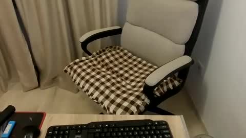 Snapshot of evil_goddesx chatting on 02.01.25 alesia online show from 02.01.25