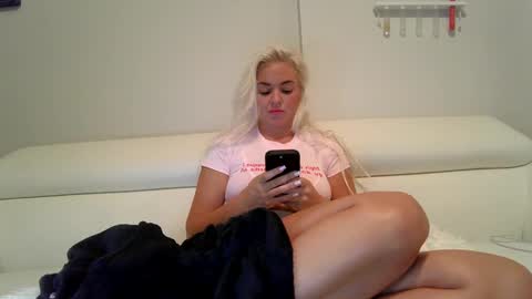 Badblondebunny online show from 12.14.24
