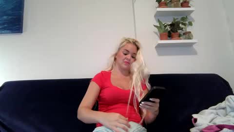 Badblondebunny online show from 12.31.24