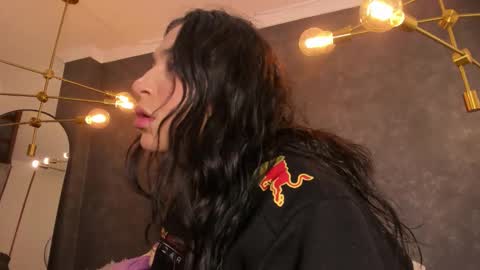 EVOLETTE ANGELS online show from 11.11.25