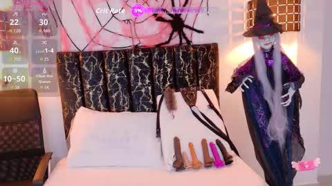 Snapshot of evvaa_moon chatting on 10.25.25 evvaa_moon online show from 10.25.25