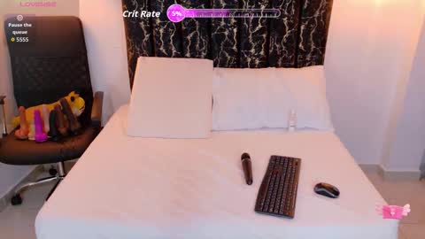 Snapshot of evvaa_moon chatting on 11.12.25 evvaa_moon online show from 11.12.25