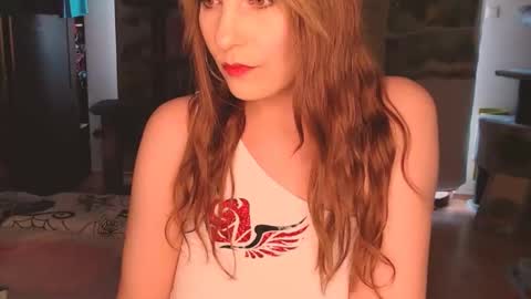Snapshot of evvygold chatting on 05.12.26 Catwoman online show from 05.12.26