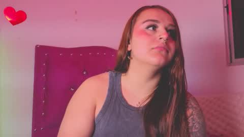 Snapshot of evy_orange1 chatting on 10.06.25 EVY online show from 10.06.25