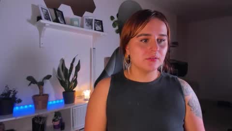 Snapshot of evy_orange1 chatting on 02.05.26 EVY online show from 02.05.26