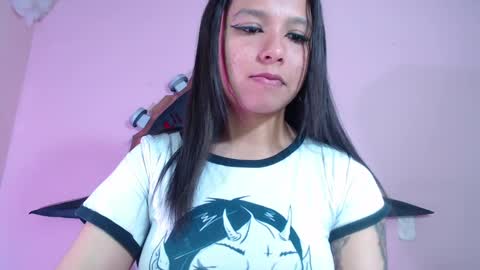 Snapshot of evybubbles_ chatting on 10.02.25 Im Evy online show from 10.02.25