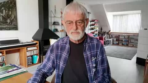 Snapshot of ewaldwillems99 chatting on 06.04.26 Naaktloper online show from 06.04.26