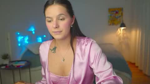 ewelynscott online show from 10.19.25