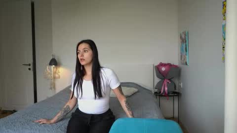 ewelynscott online show from 11.12.25