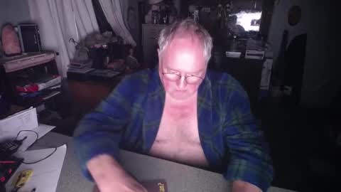 Snapshot of exceos chatting on 12.21.24 EXCEOS online show from 12.21.24