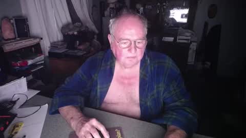 Snapshot of exceos chatting on 12.22.24 EXCEOS online show from 12.22.24