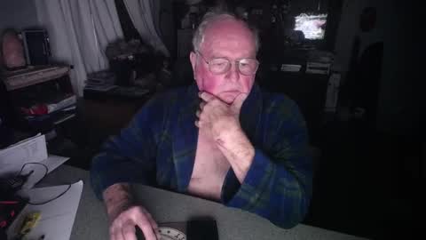 Snapshot of exceos chatting on 12.23.24 EXCEOS online show from 12.23.24