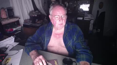 Snapshot of exceos chatting on 12.25.24 EXCEOS online show from 12.25.24