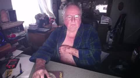 Snapshot of exceos chatting on 01.10.25 EXCEOS online show from 01.10.25