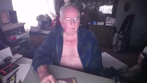 Snapshot of exceos chatting on 01.17.25 EXCEOS online show from 01.17.25