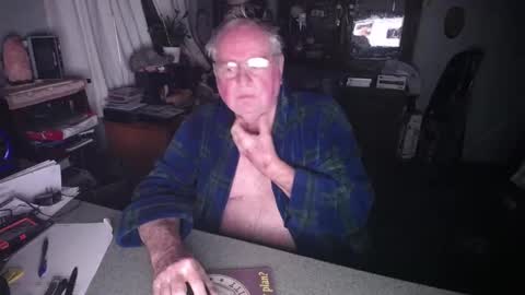 Snapshot of exceos chatting on 01.25.25 EXCEOS online show from 01.25.25