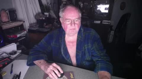 Snapshot of exceos chatting on 01.26.25 EXCEOS online show from 01.26.25