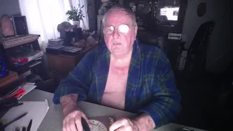 Snapshot of exceos chatting on 02.03.25 EXCEOS online show from 02.03.25