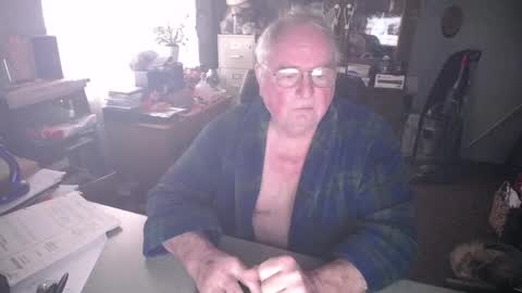 Snapshot of exceos chatting on 02.14.25 EXCEOS online show from 02.14.25