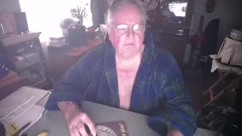 Snapshot of exceos chatting on 02.22.25 EXCEOS online show from 02.22.25