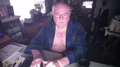 Snapshot of exceos chatting on 03.03.25 EXCEOS online show from 03.03.25