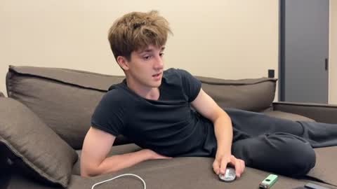 Snapshot of exclusiveflexboy chatting on 06.18.26 exclusiveflexboy online show from 06.18.26