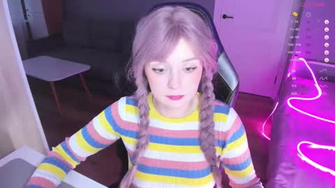 Snapshot of exhoneyangel chatting on 12.01.25 Amy online show from 12.01.25